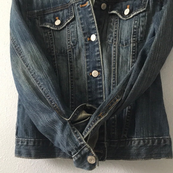 EUC GAP Distress Jean Jacket - Picture 6 of 7